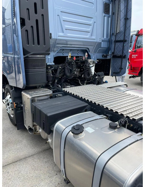 Iveco Engine Hongyan Genlyon NEW 150 Units 4X2 H6 Tractorhead Production 2023 ZF Gearbox - Cabeza tractora: foto 4 Iveco Engine Hongyan Genlyon NEW 150 Units 4X2 H6 Tractorhead Production 2023 ZF Gearbox - Cabeza tractora: foto 4