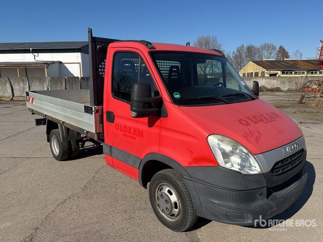 2013 Iveco Daily 35 4x2 Flatbed Truck - Camión caja abierta: foto 4 2013 Iveco Daily 35 4x2 Flatbed Truck - Camión caja abierta: foto 4