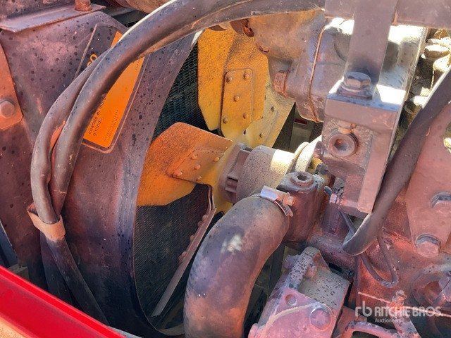 1997 Massey Ferguson 374S 2WD Tractor - Tractor: foto 5 1997 Massey Ferguson 374S 2WD Tractor - Tractor: foto 5