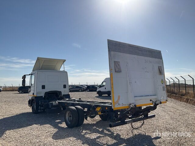 2012 Iveco Eurocargo 180 4x2 Cab and Chassis - Chasis camión: foto 4 2012 Iveco Eurocargo 180 4x2 Cab and Chassis - Chasis camión: foto 4