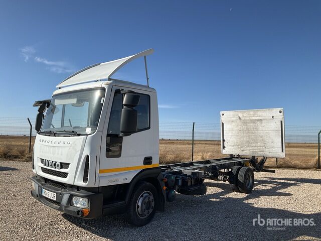 2012 Iveco Eurocargo 180 4x2 Cab and Chassis - Chasis camión: foto 2 2012 Iveco Eurocargo 180 4x2 Cab and Chassis - Chasis camión: foto 2