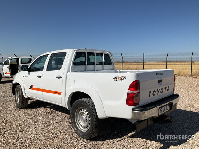 2015 Toyota Hilux 4x4 Crew Cab Pickup - Pick-up: foto 3 2015 Toyota Hilux 4x4 Crew Cab Pickup - Pick-up: foto 3