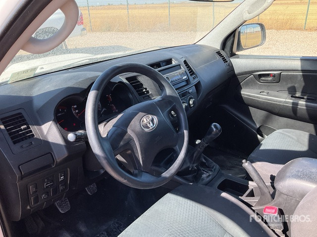 2015 Toyota Hilux 4x4 Crew Cab Pickup - Pick-up: foto 5 2015 Toyota Hilux 4x4 Crew Cab Pickup - Pick-up: foto 5