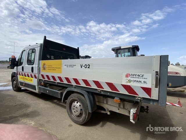 Peugeot Flatbed Truck - Camión caja abierta: foto 2 Peugeot Flatbed Truck - Camión caja abierta: foto 2