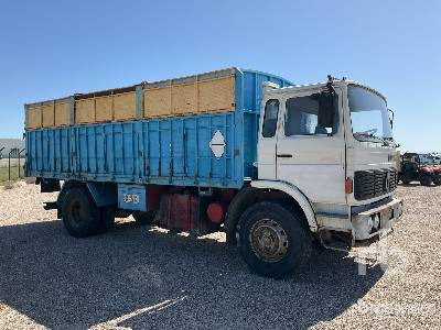 RENAULT DG230.20 4x2 - Volquete camión: foto 5 RENAULT DG230.20 4x2 - Volquete camión: foto 5
