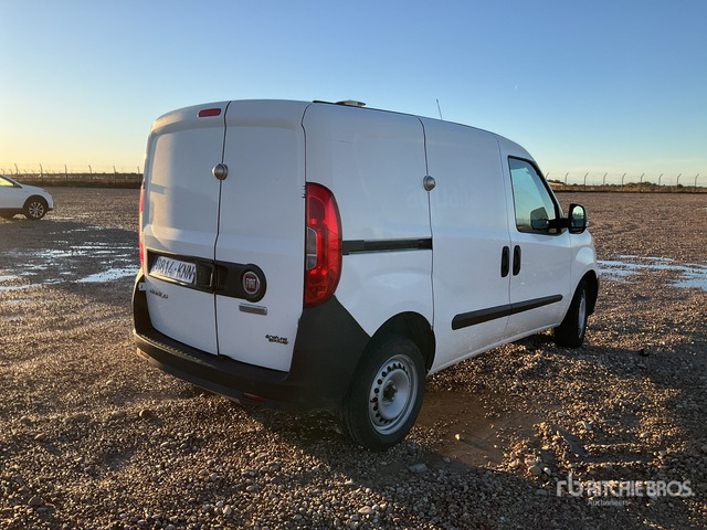 2018 Fiat Doblo Cargo Van - Vehículo comercial ligero: foto 3 2018 Fiat Doblo Cargo Van - Vehículo comercial ligero: foto 3
