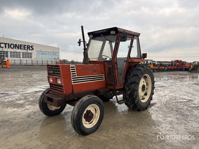1983 Fiat 780 2WD Tractor - Tractor: foto 1 1983 Fiat 780 2WD Tractor - Tractor: foto 1