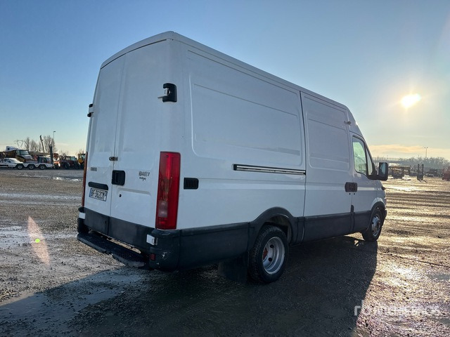 1999 Iveco Daily 35C13 2.8 125CV Van Truck - Camión caja cerrada: foto 3 1999 Iveco Daily 35C13 2.8 125CV Van Truck - Camión caja cerrada: foto 3