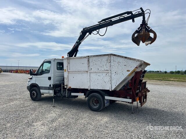 2003 Iveco 65C15 2003 Hiab 035-2 2300 kg Articul ... Dump Truck with Crane - Volquete camión: foto 2 2003 Iveco 65C15 2003 Hiab 035-2 2300 kg Articul ... Dump Truck with Crane - Volquete camión: foto 2
