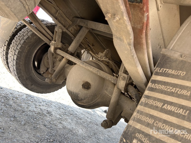 2003 Nissan Atleon 140 2003 Ram Antares 220I4 20 m on 4x2 Bucket Truck - Camión con plataforma elevadora: foto 5 2003 Nissan Atleon 140 2003 Ram Antares 220I4 20 m on 4x2 Bucket Truck - Camión con plataforma elevadora: foto 5