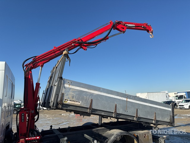 2010 Renault Midlum 220.08 1981 C.O.M.A. C330B on 4x2 Dump Truck with Crane - Volquete camión: foto 4 2010 Renault Midlum 220.08 1981 C.O.M.A. C330B on 4x2 Dump Truck with Crane - Volquete camión: foto 4