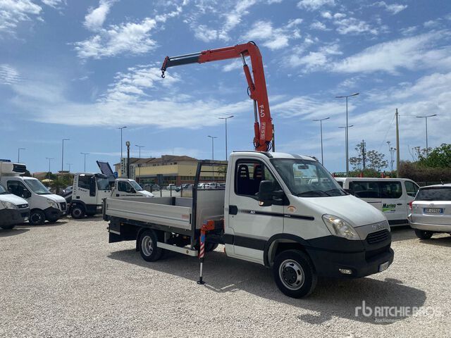 2012 Iveco Daily Fassi F40 on Flatbed Truck with Crane - Camión caja abierta, Camión grúa: foto 4 2012 Iveco Daily Fassi F40 on Flatbed Truck with Crane - Camión caja abierta, Camión grúa: foto 4