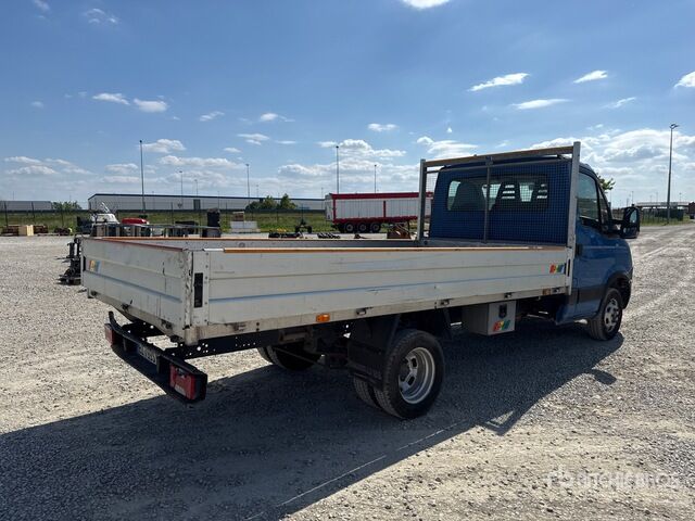 2015 Iveco Daily 35C11 Flatbed Truck - Camión caja abierta: foto 3 2015 Iveco Daily 35C11 Flatbed Truck - Camión caja abierta: foto 3