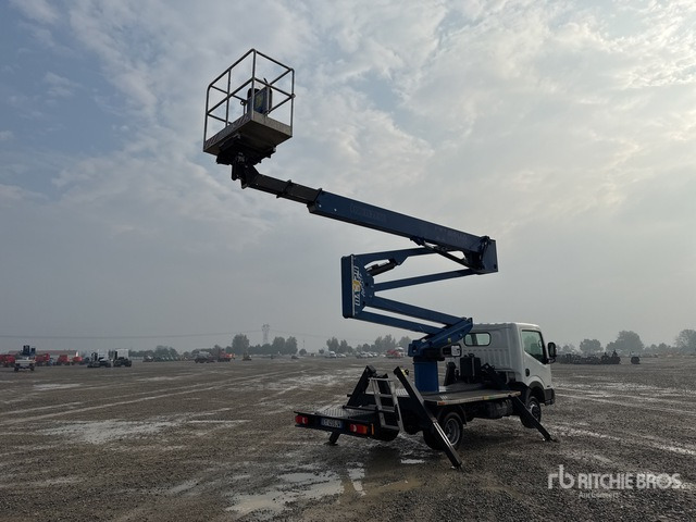 2015 Nissan Cabstar 35.12 2015 Socage DA324 24 m on Bucket Truck - Camión con plataforma elevadora: foto 4 2015 Nissan Cabstar 35.12 2015 Socage DA324 24 m on Bucket Truck - Camión con plataforma elevadora: foto 4