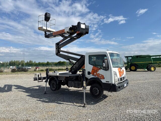 2016 Nissan Cabstar 35.12 2016 Isoli PNT230 20 m on Bucket Truck - Camión con plataforma elevadora: foto 4 2016 Nissan Cabstar 35.12 2016 Isoli PNT230 20 m on Bucket Truck - Camión con plataforma elevadora: foto 4