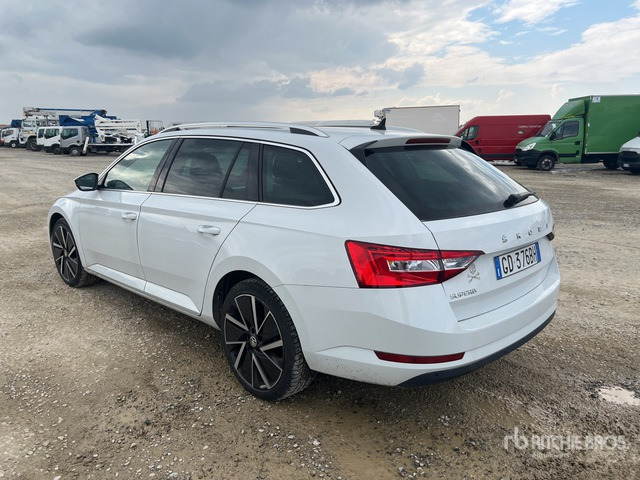 2020 Skoda Superb Wagon 2.0 TDI EVO 150CV EXECUTIVE Automobile - Coche: foto 3 2020 Skoda Superb Wagon 2.0 TDI EVO 150CV EXECUTIVE Automobile - Coche: foto 3