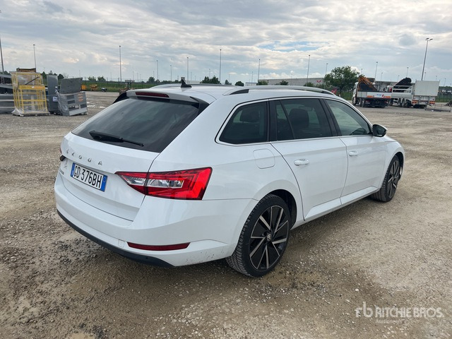 2020 Skoda Superb Wagon 2.0 TDI EVO 150CV EXECUTIVE Automobile - Coche: foto 4 2020 Skoda Superb Wagon 2.0 TDI EVO 150CV EXECUTIVE Automobile - Coche: foto 4