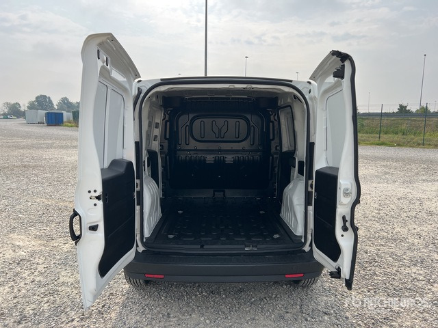 2021 Fiat Doblo CARGO CH1 LOUNGE 1.3 MJET 95CV ... Van Truck - Furgoneta pequeña: foto 5 2021 Fiat Doblo CARGO CH1 LOUNGE 1.3 MJET 95CV ... Van Truck - Furgoneta pequeña: foto 5