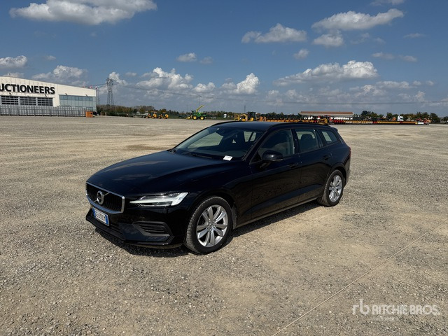 2021 Volvo V60 SW B4 D AUTOM. MOMENTUM BUSINESS Automobile - Coche: foto 1 2021 Volvo V60 SW B4 D AUTOM. MOMENTUM BUSINESS Automobile - Coche: foto 1