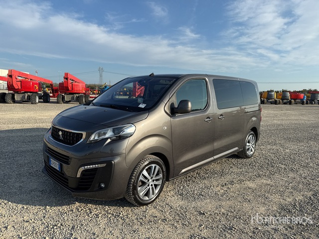 2024 Peugeot Traveller 8-Seat 2.0 BLUEHDI S&S Allure S ... Bus - Minibús, Furgoneta de pasajeros: foto 2 2024 Peugeot Traveller 8-Seat 2.0 BLUEHDI S&S Allure S ... Bus - Minibús, Furgoneta de pasajeros: foto 2