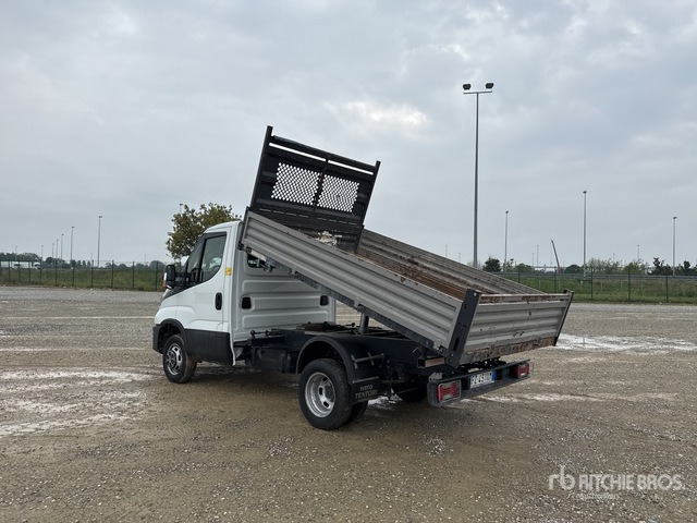 Iveco Daily 35-120 Autocarro ribaltabile: carichi leggeri - Volquete furgoneta: foto 4 Iveco Daily 35-120 Autocarro ribaltabile: carichi leggeri - Volquete furgoneta: foto 4