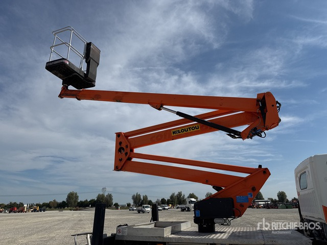 Nissan Cabstar 35.12 Piattaforma autocarrata - Camión con plataforma elevadora: foto 5 Nissan Cabstar 35.12 Piattaforma autocarrata - Camión con plataforma elevadora: foto 5