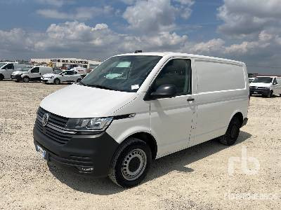 VOLKSWAGEN TRANSPORTER 2.0 TDI BlueMotion SCR 81kW 5-speed - Camión caja cerrada: foto 1 VOLKSWAGEN TRANSPORTER 2.0 TDI BlueMotion SCR 81kW 5-speed - Camión caja cerrada: foto 1