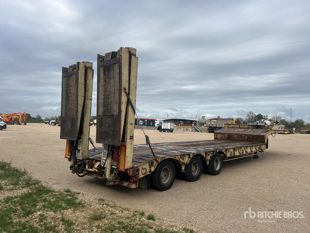 2004 Castera 3SS34T Tri/A Semi-Remorque Porte-Engin ... Lowboy Trailer - Góndola rebajadas semirremolque: foto 4 2004 Castera 3SS34T Tri/A Semi-Remorque Porte-Engin ... Lowboy Trailer - Góndola rebajadas semirremolque: foto 4