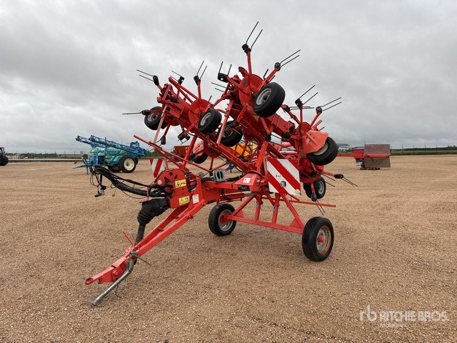 2011 Kuhn GF8702T 8.7 m 3-Point 8 Rotor Faneuse Hay Tedder - Henificadora: foto 2 2011 Kuhn GF8702T 8.7 m 3-Point 8 Rotor Faneuse Hay Tedder - Henificadora: foto 2