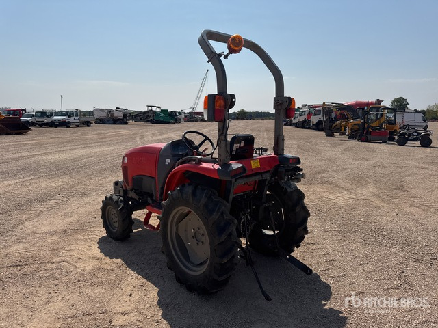 2015 Kubota STW34R 4WD Tracteur Utilitaire (Inoper ... Utility Tractor - Tractor viñedo/ Frutero: foto 4 2015 Kubota STW34R 4WD Tracteur Utilitaire (Inoper ... Utility Tractor - Tractor viñedo/ Frutero: foto 4