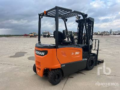 DOOSAN B30X-7 PLUS 3000 kg (Unused) - Carretilla elevadora eléctrica: foto 3 DOOSAN B30X-7 PLUS 3000 kg (Unused) - Carretilla elevadora eléctrica: foto 3