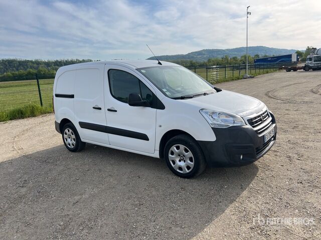 2018 Peugeot Partner Vehicule Utilitaire Cargo Van - Vehículo comercial ligero: foto 4 2018 Peugeot Partner Vehicule Utilitaire Cargo Van - Vehículo comercial ligero: foto 4
