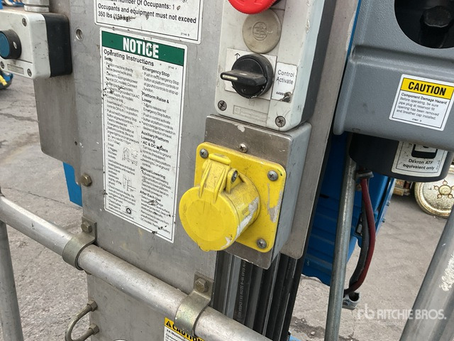 2002 Genie AWP30S Vertical Mast Lift - Plataforma de mástil vertical: foto 5 2002 Genie AWP30S Vertical Mast Lift - Plataforma de mástil vertical: foto 5