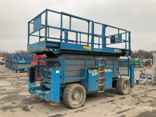 2014 Genie GS-5390 4x4 Diesel Scissor Lift - Plataforma de tijeras: foto 2 2014 Genie GS-5390 4x4 Diesel Scissor Lift - Plataforma de tijeras: foto 2
