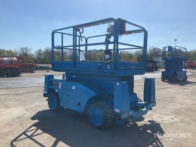 2014 Haulotte Compact 12 DX 4x4 Diesel Scissor Lift - Plataforma de tijeras: foto 4 2014 Haulotte Compact 12 DX 4x4 Diesel Scissor Lift - Plataforma de tijeras: foto 4