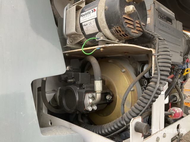 Plataforma articulada 2014 Haulotte HA16PX 4WD Diesel Articulating Boom Lift: foto 6
