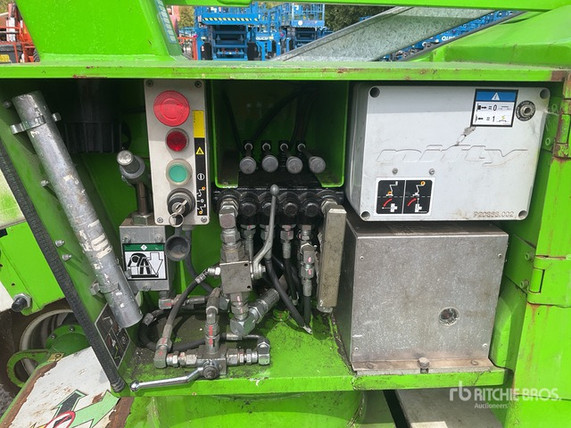 Plataforma articulada 2017 Nifty HR12NDE 2WD Hybrid Articulating Boom Lift: foto 6