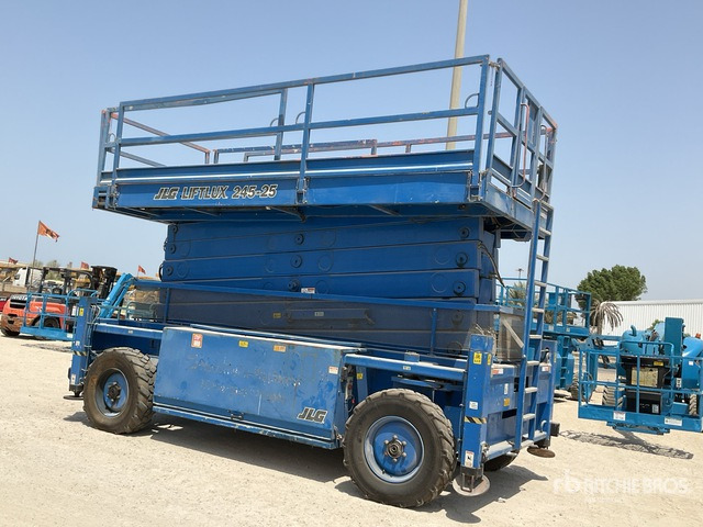 2005 JLG MEWP 245-25 4x4 Diesel Scissor Lift - Plataforma de tijeras: foto 2 2005 JLG MEWP 245-25 4x4 Diesel Scissor Lift - Plataforma de tijeras: foto 2