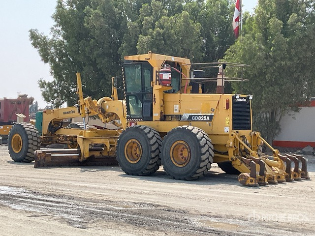 2010 Komatsu GD825A-2 Motor Grader - Grader: foto 3 2010 Komatsu GD825A-2 Motor Grader - Grader: foto 3