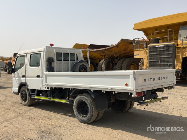 2014 Mitsubishi Canter 4x2 Crew Cab Flatbed Truck - Camión caja abierta: foto 3 2014 Mitsubishi Canter 4x2 Crew Cab Flatbed Truck - Camión caja abierta: foto 3