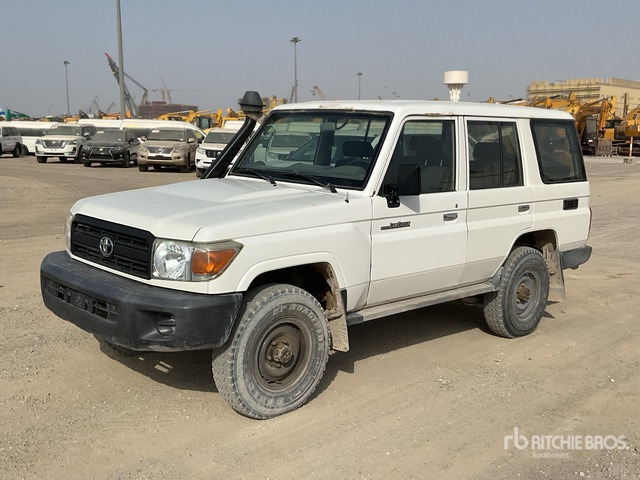 2018 Toyota Land Cruiser 76L 4x4 SUV - SUV/ Todoterreno: foto 2 2018 Toyota Land Cruiser 76L 4x4 SUV - SUV/ Todoterreno: foto 2