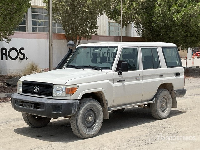 2018 Toyota Land Cruiser 76L 4x4 SUV - SUV/ Todoterreno: foto 2 2018 Toyota Land Cruiser 76L 4x4 SUV - SUV/ Todoterreno: foto 2