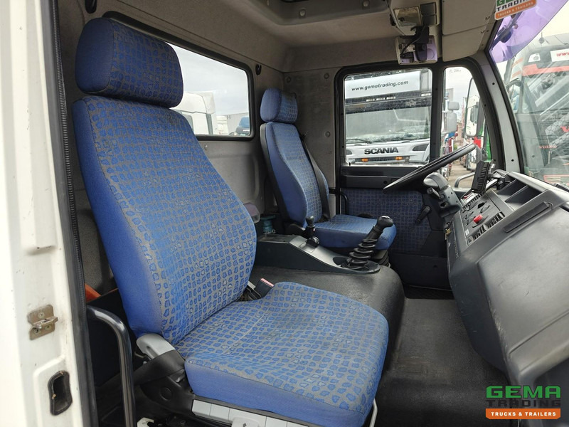 Cabeza tractora MAN LE 10.220 4x2 Dagcabine Euro3 - Handgeschakeld - Analoge Tachograaf - 195.000km: foto 16 Cabeza tractora MAN LE 10.220 4x2 Dagcabine Euro3 - Handgeschakeld - Analoge Tachograaf - 195.000km: foto 16