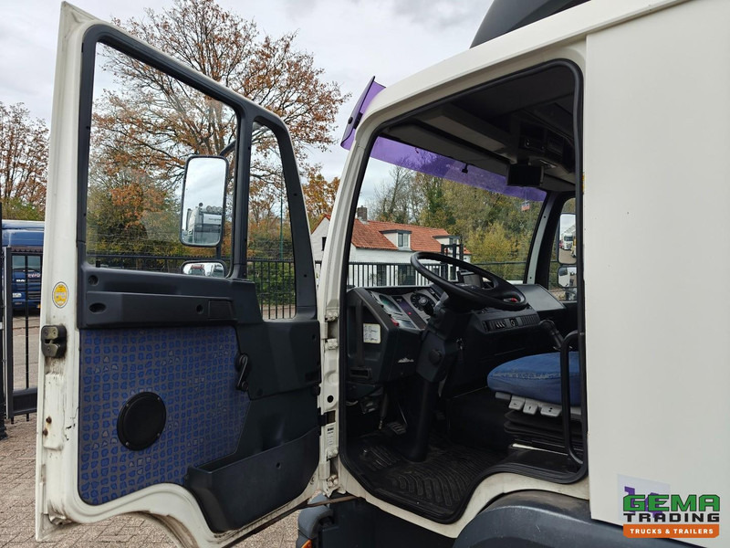 Cabeza tractora MAN LE 10.220 4x2 Dagcabine Euro3 - Handgeschakeld - Analoge Tachograaf - 195.000km: foto 11 Cabeza tractora MAN LE 10.220 4x2 Dagcabine Euro3 - Handgeschakeld - Analoge Tachograaf - 195.000km: foto 11