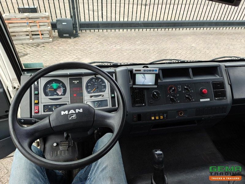 Cabeza tractora MAN LE 10.220 4x2 Dagcabine Euro3 - Handgeschakeld - Analoge Tachograaf - 195.000km: foto 14 Cabeza tractora MAN LE 10.220 4x2 Dagcabine Euro3 - Handgeschakeld - Analoge Tachograaf - 195.000km: foto 14