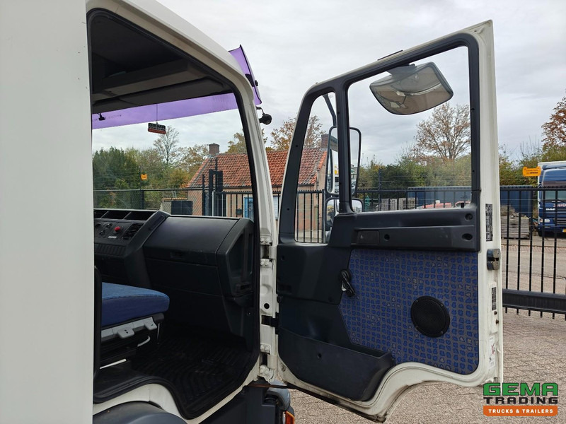 Cabeza tractora MAN LE 10.220 4x2 Dagcabine Euro3 - Handgeschakeld - Analoge Tachograaf - 195.000km: foto 12 Cabeza tractora MAN LE 10.220 4x2 Dagcabine Euro3 - Handgeschakeld - Analoge Tachograaf - 195.000km: foto 12