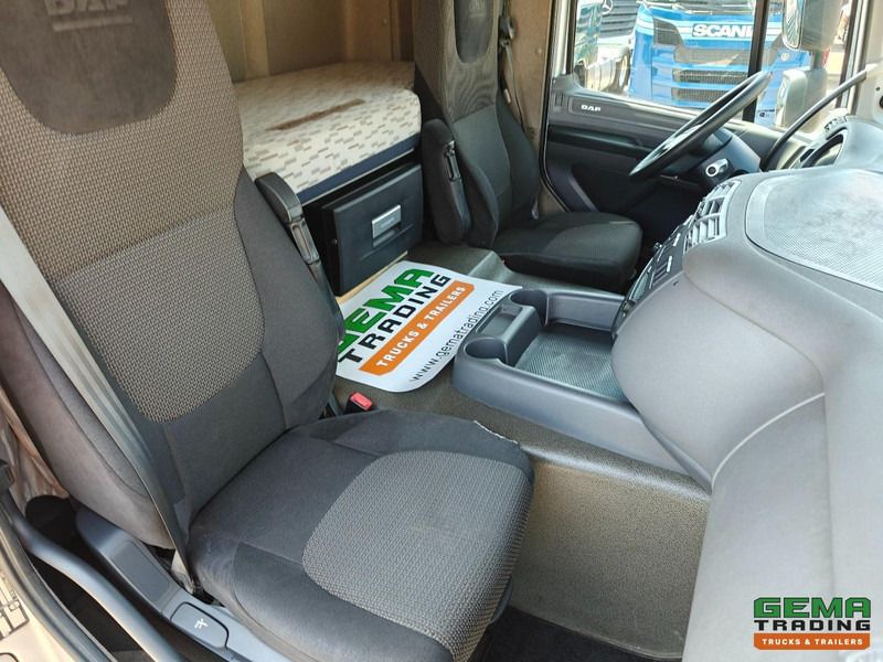 Leasing financiero de DAF CF 400 FAN 6x2/4 SpaceCab Euro6A - Schuifzeilenbak 7.7m + Laadklep 2000kg - HH Vloer - AanhangerKoppeling leasing DAF CF 400 FAN 6x2/4 SpaceCab Euro6A - Schuifzeilenbak 7.7m + Laadklep 2000kg - HH Vloer - AanhangerKoppeling: foto 16 Leasing financiero de DAF CF 400 FAN 6x2/4 SpaceCab Euro6A - Schuifzeilenbak 7.7m + Laadklep 2000kg - HH Vloer - AanhangerKoppeling leasing DAF CF 400 FAN 6x2/4 SpaceCab Euro6A - Schuifzeilenbak 7.7m + Laadklep 2000kg - HH Vloer - AanhangerKoppeling: foto 16