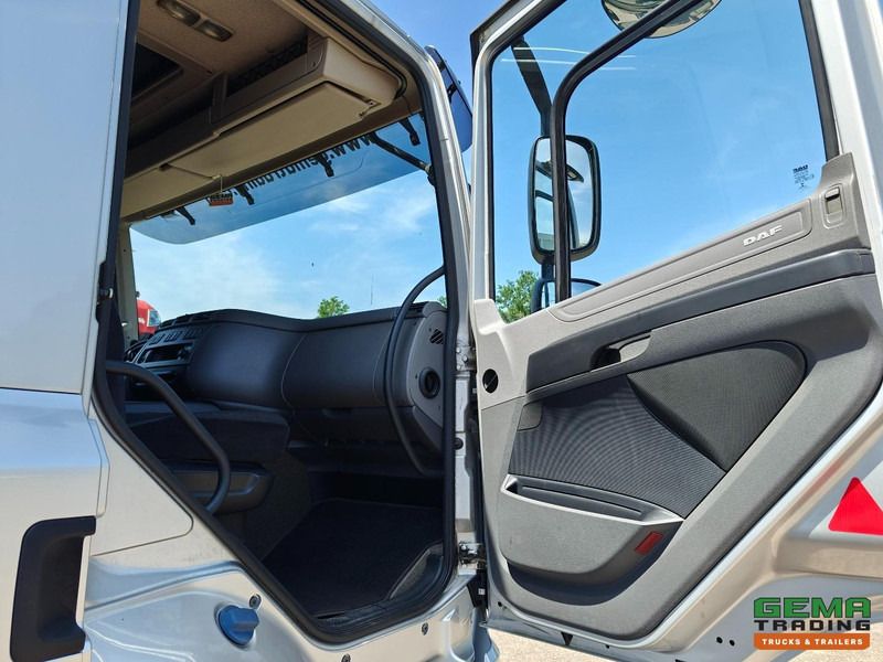 Leasing financiero de DAF CF 400 FAN 6x2/4 SpaceCab Euro6A - Schuifzeilenbak 7.7m + Laadklep 2000kg - HH Vloer - AanhangerKoppeling leasing DAF CF 400 FAN 6x2/4 SpaceCab Euro6A - Schuifzeilenbak 7.7m + Laadklep 2000kg - HH Vloer - AanhangerKoppeling: foto 12 Leasing financiero de DAF CF 400 FAN 6x2/4 SpaceCab Euro6A - Schuifzeilenbak 7.7m + Laadklep 2000kg - HH Vloer - AanhangerKoppeling leasing DAF CF 400 FAN 6x2/4 SpaceCab Euro6A - Schuifzeilenbak 7.7m + Laadklep 2000kg - HH Vloer - AanhangerKoppeling: foto 12