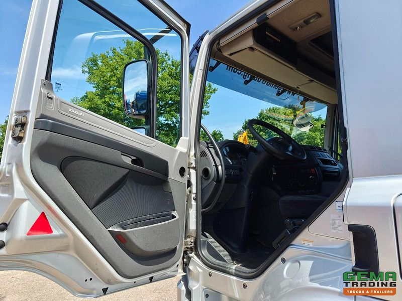 Leasing financiero de DAF CF 400 FAN 6x2/4 SpaceCab Euro6A - Schuifzeilenbak 7.7m + Laadklep 2000kg - HH Vloer - AanhangerKoppeling leasing DAF CF 400 FAN 6x2/4 SpaceCab Euro6A - Schuifzeilenbak 7.7m + Laadklep 2000kg - HH Vloer - AanhangerKoppeling: foto 11 Leasing financiero de DAF CF 400 FAN 6x2/4 SpaceCab Euro6A - Schuifzeilenbak 7.7m + Laadklep 2000kg - HH Vloer - AanhangerKoppeling leasing DAF CF 400 FAN 6x2/4 SpaceCab Euro6A - Schuifzeilenbak 7.7m + Laadklep 2000kg - HH Vloer - AanhangerKoppeling: foto 11