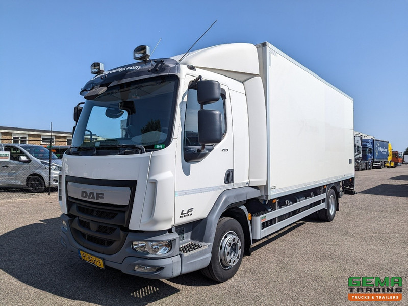 DAF LF 210 FA 4x2 Slaapcab Euro6 - Koelbak 5.5M + Konvekta/Solar-Koeler + Laadklep 1500KG - Zijdeur - 08/2025 APK - Frigorífico camión: foto 1 DAF LF 210 FA 4x2 Slaapcab Euro6 - Koelbak 5.5M + Konvekta/Solar-Koeler + Laadklep 1500KG - Zijdeur - 08/2025 APK - Frigorífico camión: foto 1